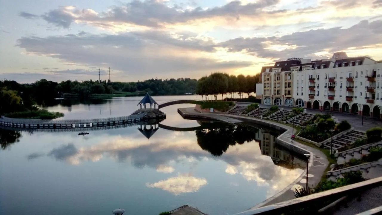 Vue Exceptionnelle Sur Le Lac Créteil Privat bolig
